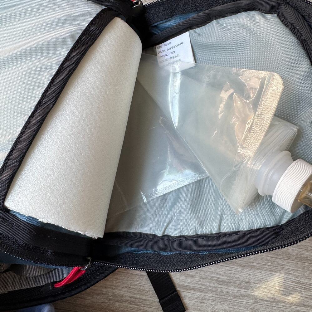 Ultimate Direction Hydration Pack Hiking Backpack… - image 3